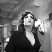 Caro Emerald - List pictures