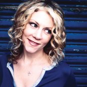 Natalie Macmaster - List pictures