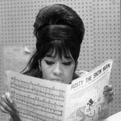 Ronnie Spector - List pictures