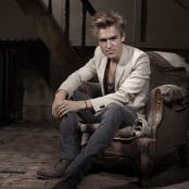 Tom Fletcher - List pictures