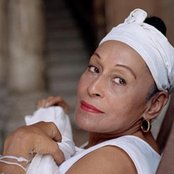 Omara Portuondo - List pictures