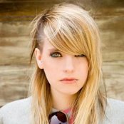 Juliet Simms - List pictures