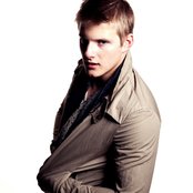 Alexander Ludwig - List pictures