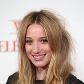 Sophie Lowe - List pictures