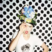 Agyness Deyn - List pictures