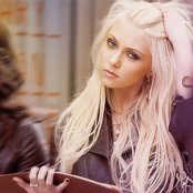 Taylor Momsen - List pictures