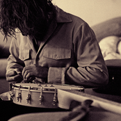 Angus Stone - List pictures