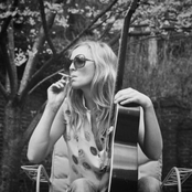 Lissie - List pictures