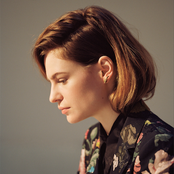 Christine And The Queens - List pictures