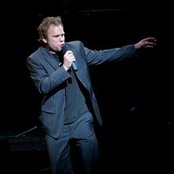 Norbert Leo Butz - List pictures