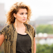 Tori Kelly - List pictures