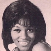 Gloria Jones - List pictures