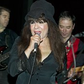 Ronnie Spector - List pictures