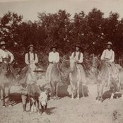 Annie Oakley Hanging - List pictures