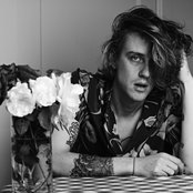 Christopher Owens - List pictures