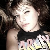 Juliet Simms - List pictures