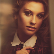 Ella Henderson - List pictures