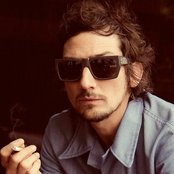 León Larregui - List pictures