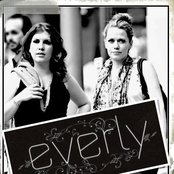 Everly - List pictures