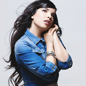 Indila - List pictures