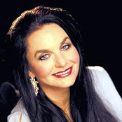 Crystal Gayle - List pictures