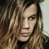 Conrad Sewell - List pictures