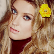 Ella Henderson - List pictures