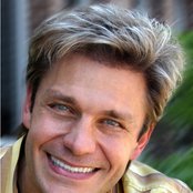 Vic Mignogna - List pictures