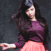 Indila - List pictures