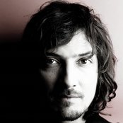 León Larregui - List pictures