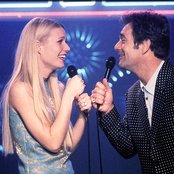 Gwyneth Paltrow & Huey Lewis - List pictures