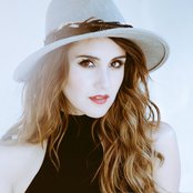 Dulce Maria - List pictures