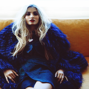 Pia Mia - List pictures