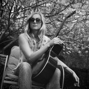 Lissie - List pictures