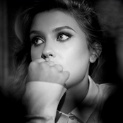 Ella Henderson - List pictures