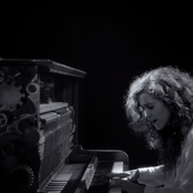 Rae Morris - List pictures