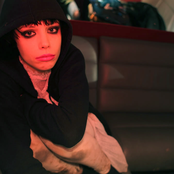 Alice Glass - List pictures