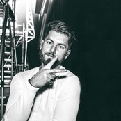 Marc E. Bassy - List pictures