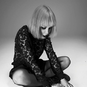 Alice Glass - List pictures