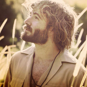 Angus Stone - List pictures