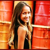 Skylar Stecker - List pictures