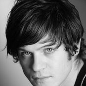 Iwan Rheon - List pictures