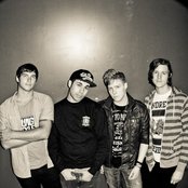 Islander - List pictures