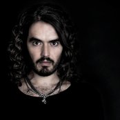 Russel Brand - List pictures