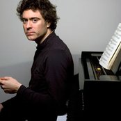 Paul Lewis - List pictures