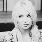 Emily Browning - List pictures