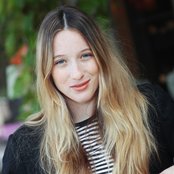 Sophie Lowe - List pictures