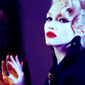 Ivy Levan - List pictures