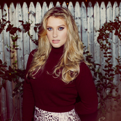 Ella Henderson - List pictures