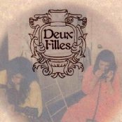 Deux Filles - List pictures